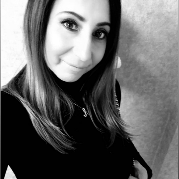 Veronika's Closet - Picture 1 of 2